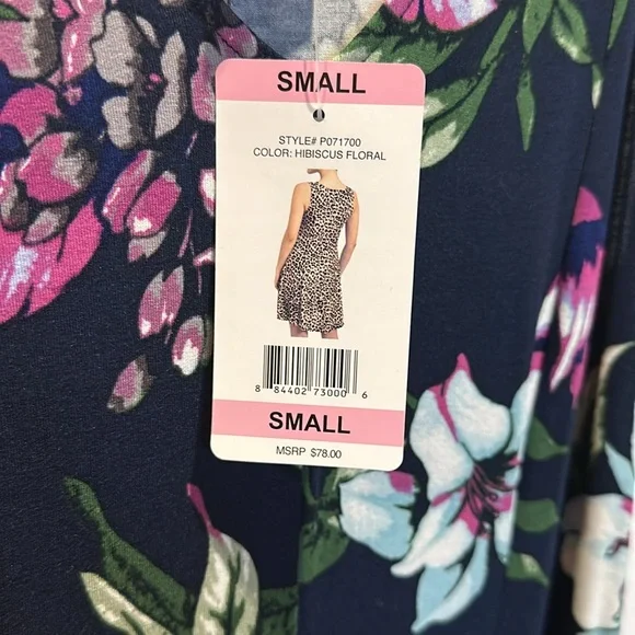 NWT Premise sleeveless Hibiscus Floral dress with a v- neck 95% Rayon 5% Spandex - Picture 5 of 9